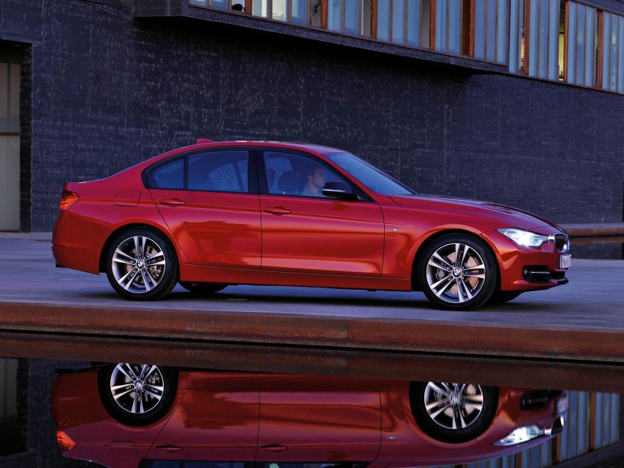  BMW 335i Sedan Sport Line 2012 года  (фото 12 из 16)